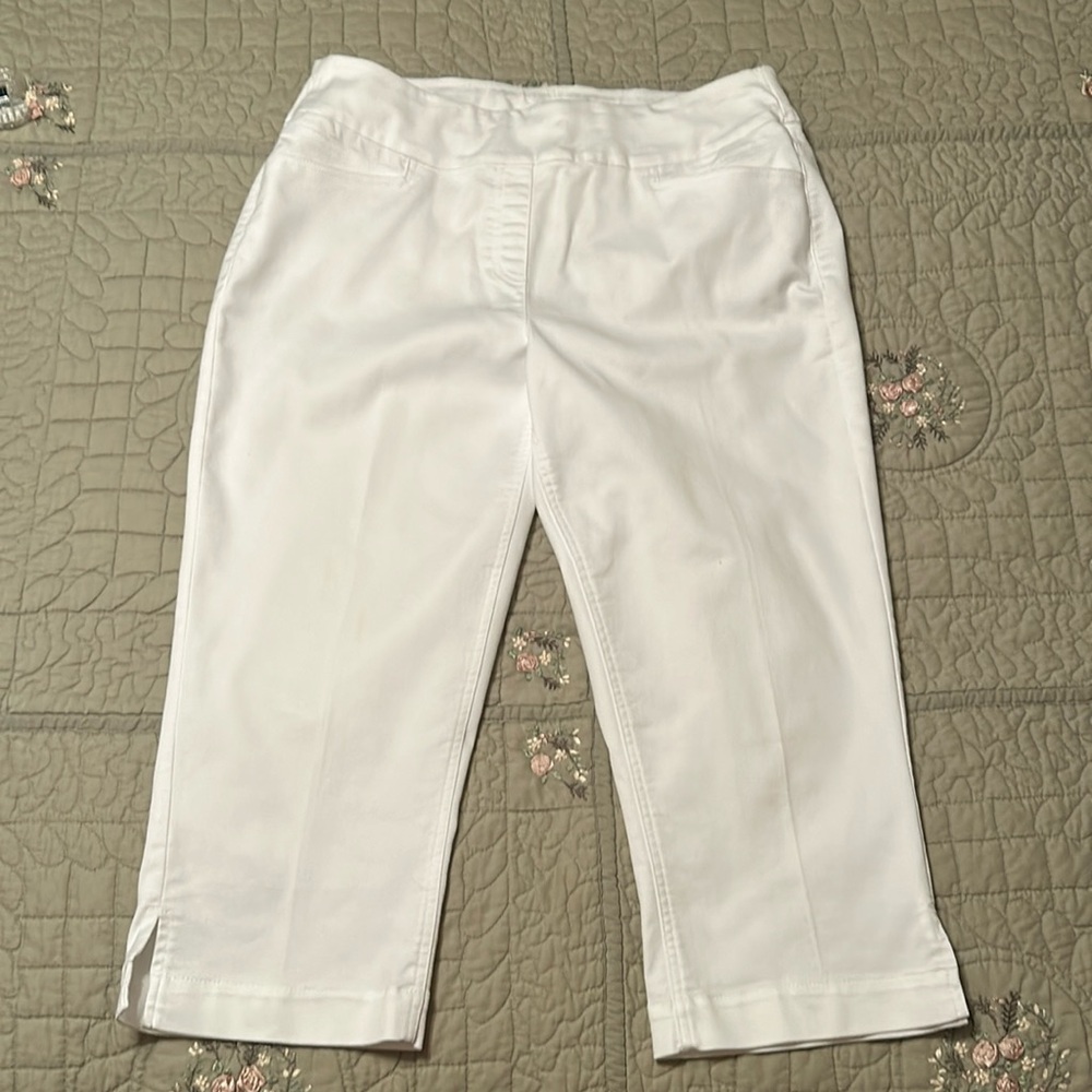 White capris size 14